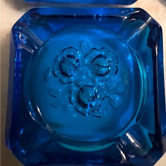 Rare- Vintage Cobalt Blue MCM Rose Pattern Ashtray Set of 4 with Matching Tray - Picture 6 of 16